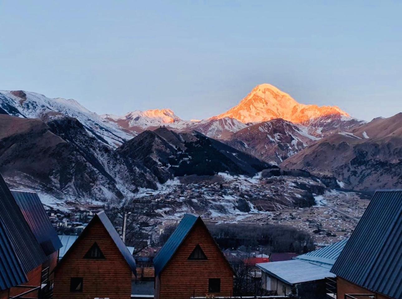Guesthouse Elli & Cottages Kazbegi Εξωτερικό φωτογραφία