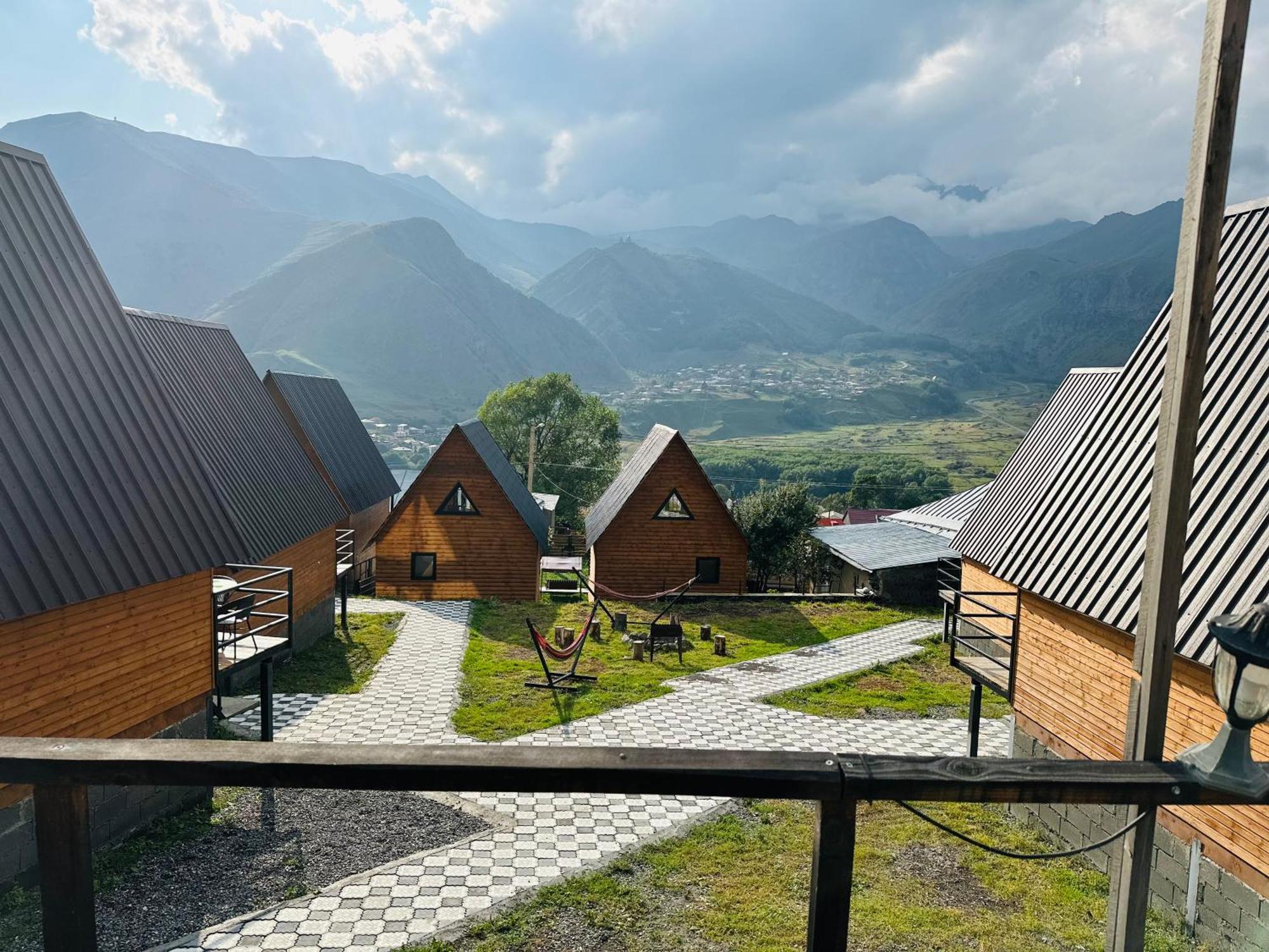 Guesthouse Elli & Cottages Kazbegi Εξωτερικό φωτογραφία