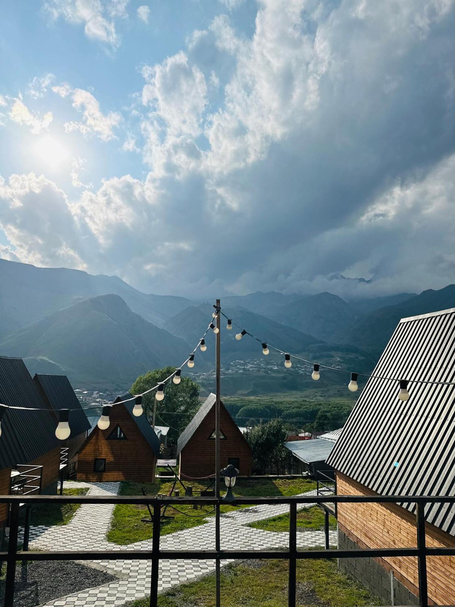 Guesthouse Elli & Cottages Kazbegi Εξωτερικό φωτογραφία