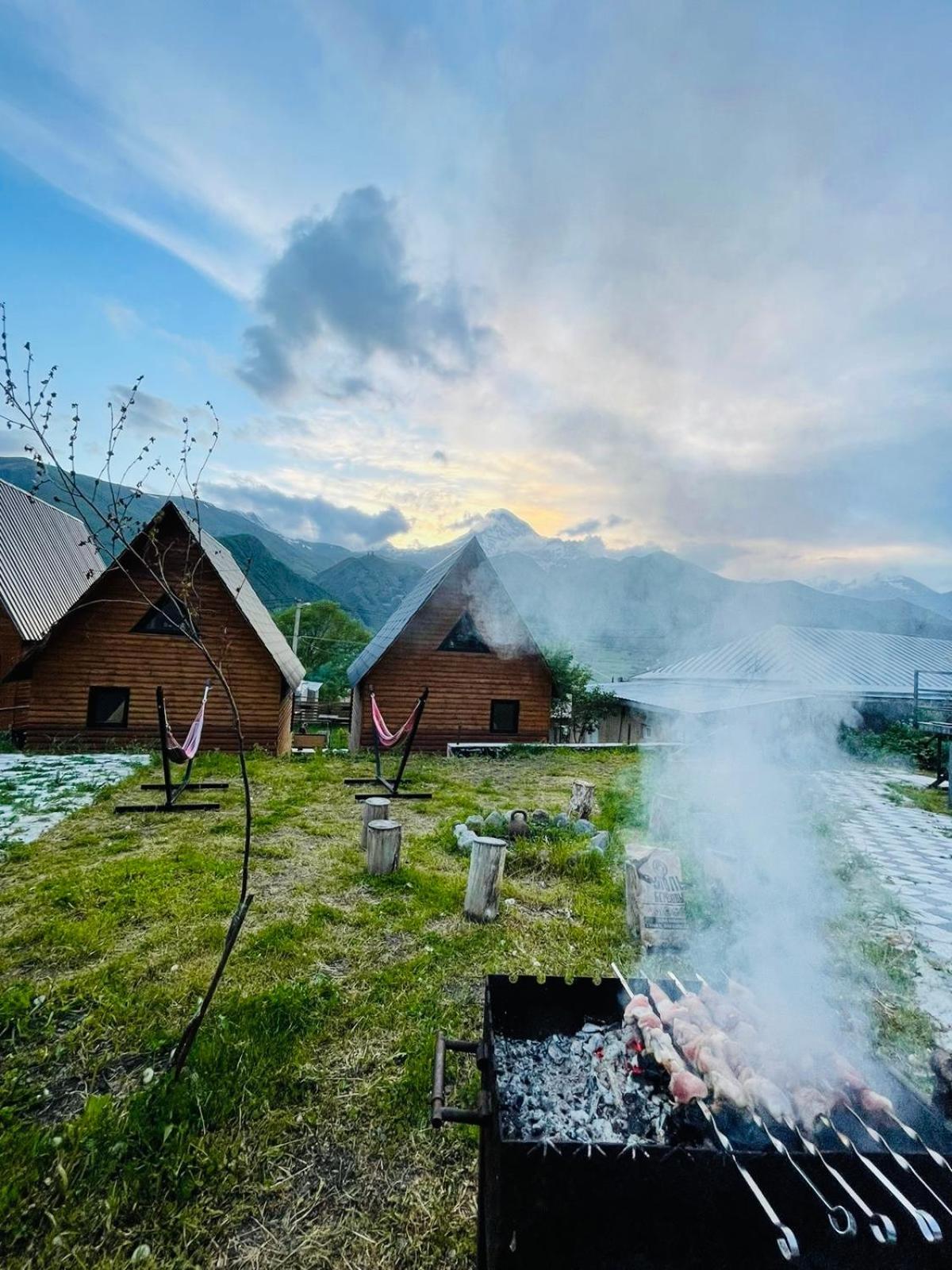 Guesthouse Elli & Cottages Kazbegi Εξωτερικό φωτογραφία