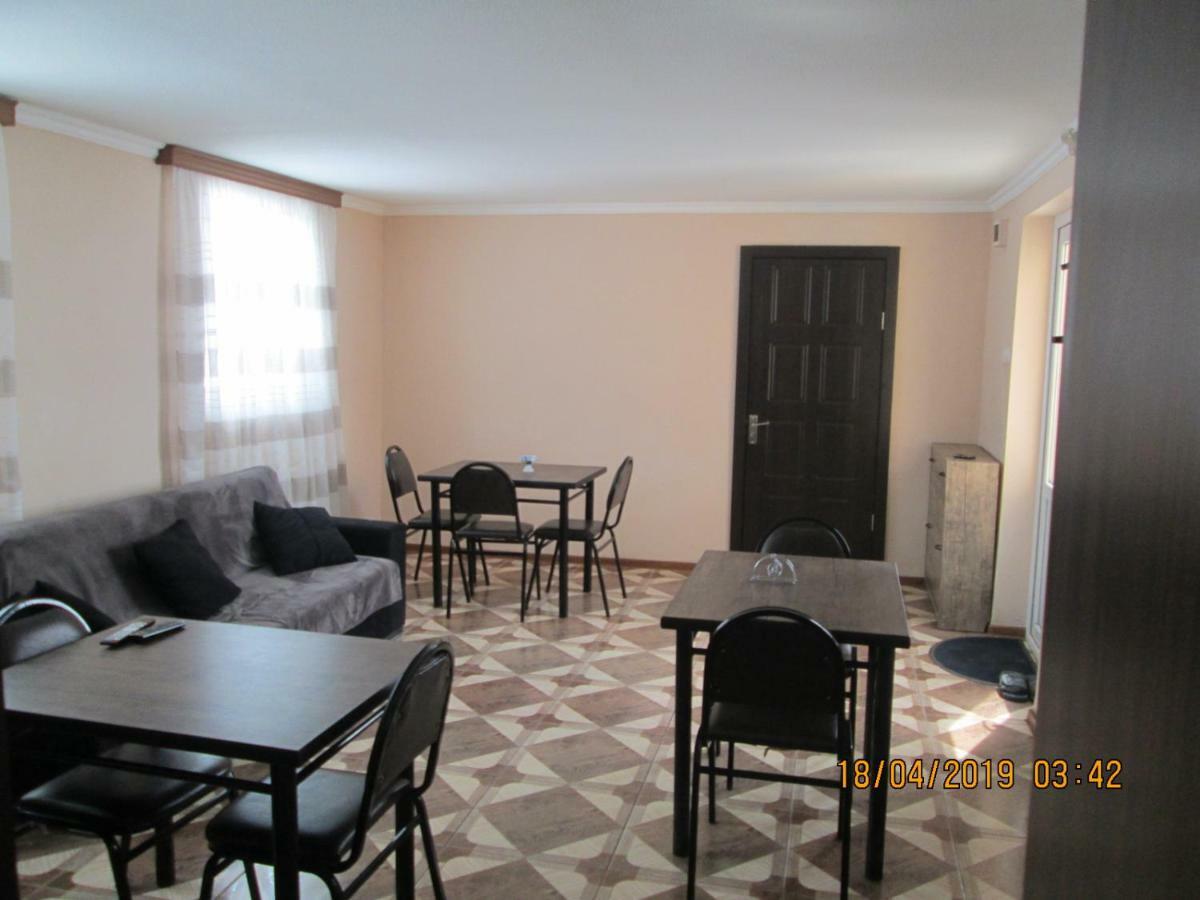 Guesthouse Elli & Cottages Kazbegi Εξωτερικό φωτογραφία